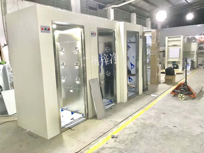 风淋室组装现场