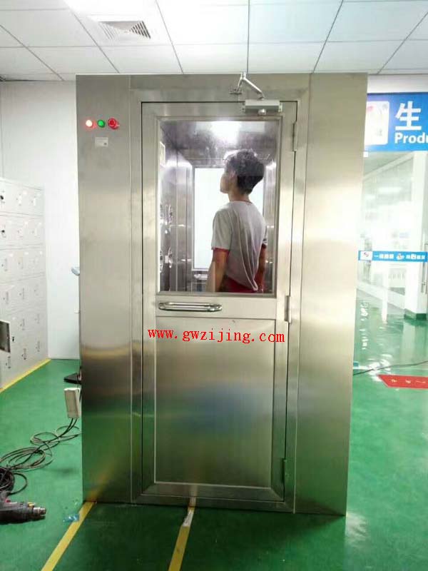 风淋室安装中