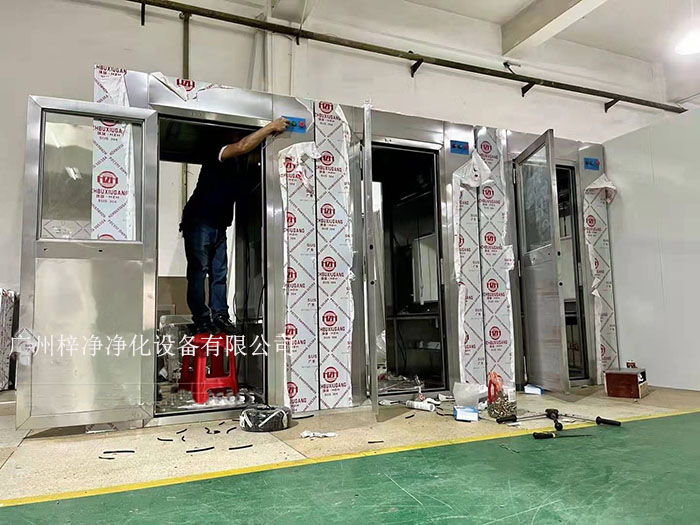 风淋室安装现场实拍图