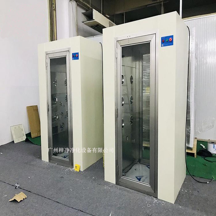 风淋室通道是洁净室、实验室中必不可少的洁净配套设备