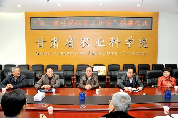 关爱美丽女性 绽放巾帼风采